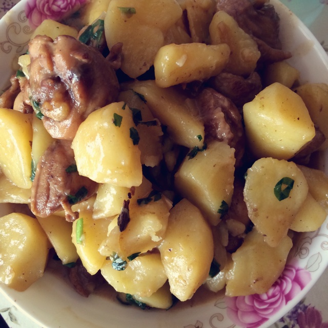 红烧土豆鸡块