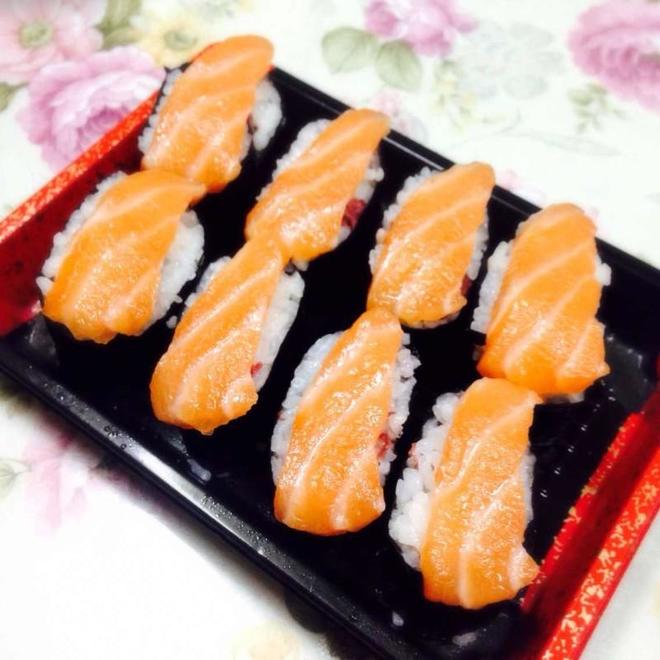 生鱼片寿司的做法