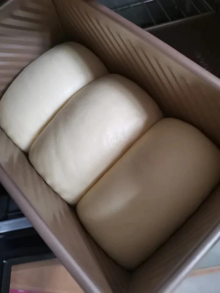 吐司，奶香手撕面包，超级香浓