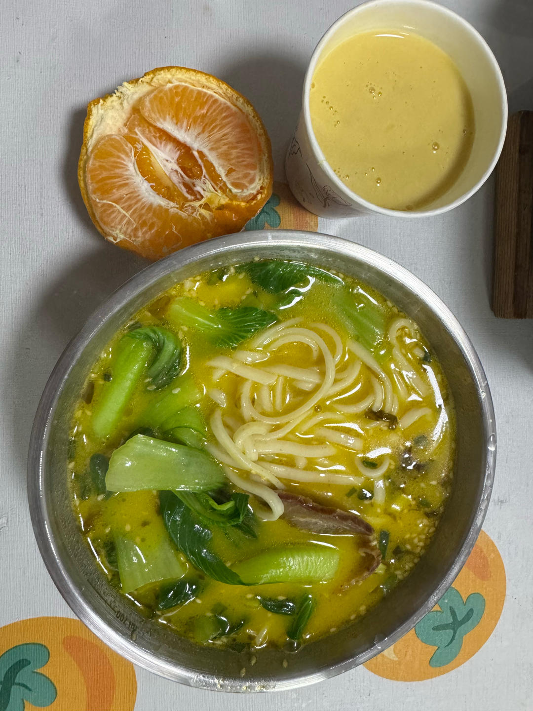 养猪场今日份的猪饲料