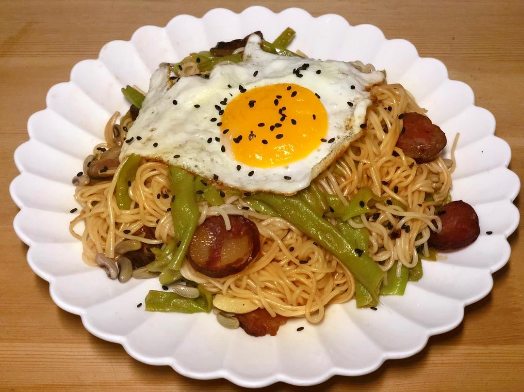 豆角焖肉面