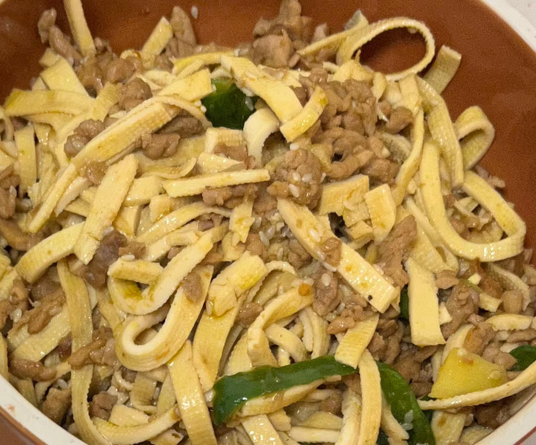 青椒豆皮炒肉丝