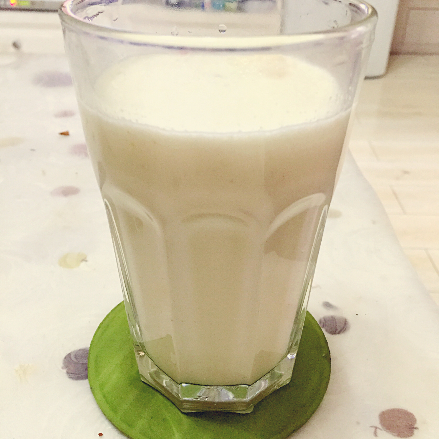 饭量很大的鱼做的苹果奶昔