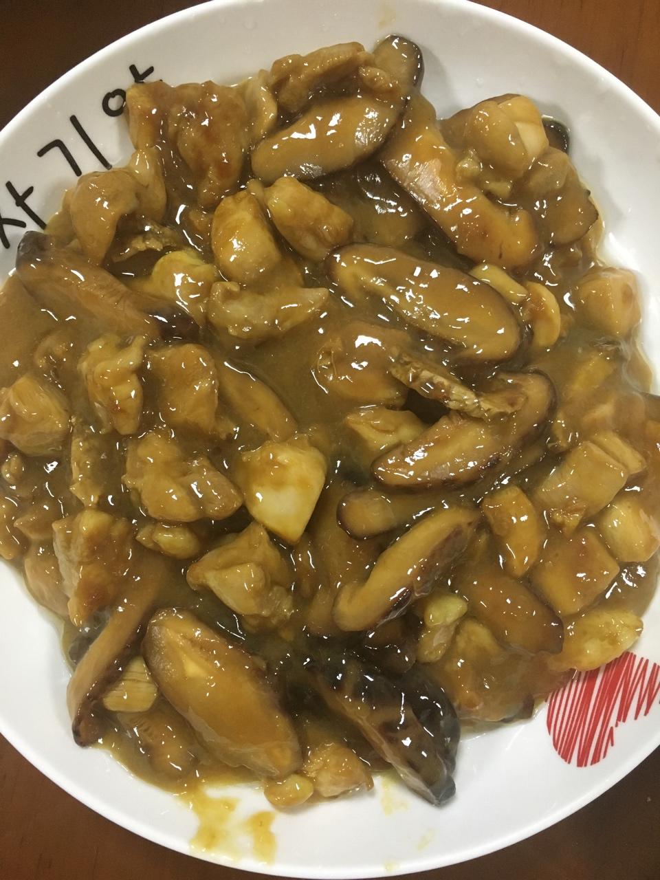 蘑菇滑鸡（香菇滑鸡）