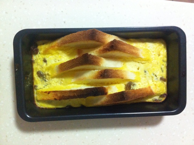 酒酿烤面包布丁