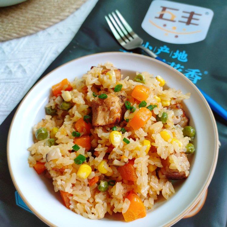 土豆五花肉焖饭