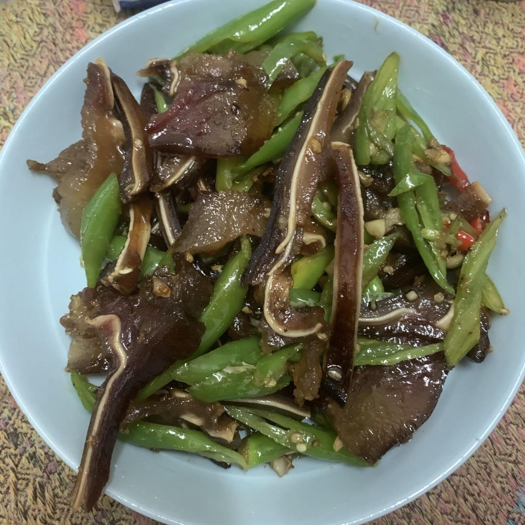 青椒炒腊猪耳朵