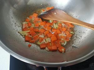 营养丰富的碗豆炒虾仁的做法 步骤3