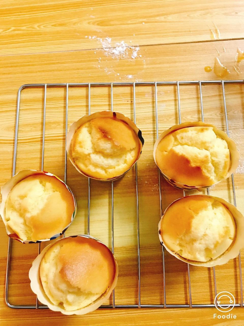蛋香十足の海绵杯子蛋糕，伴手礼好选择。