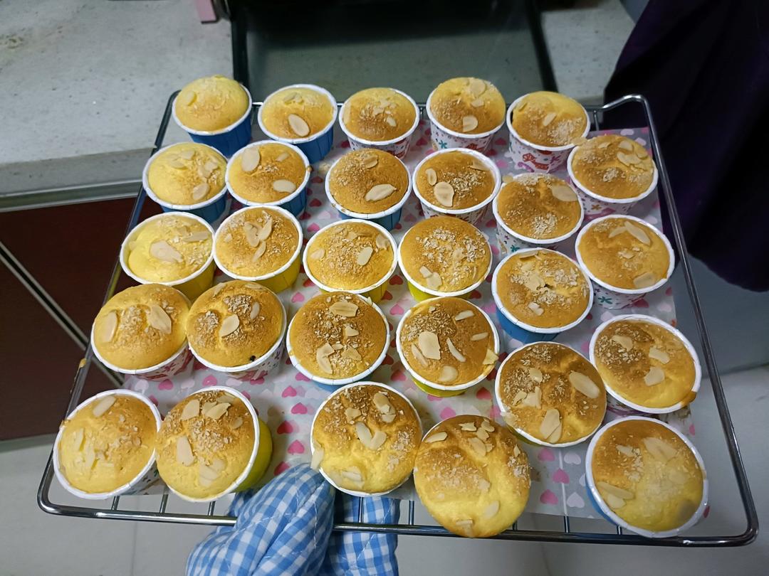 酸奶纸杯小蛋糕