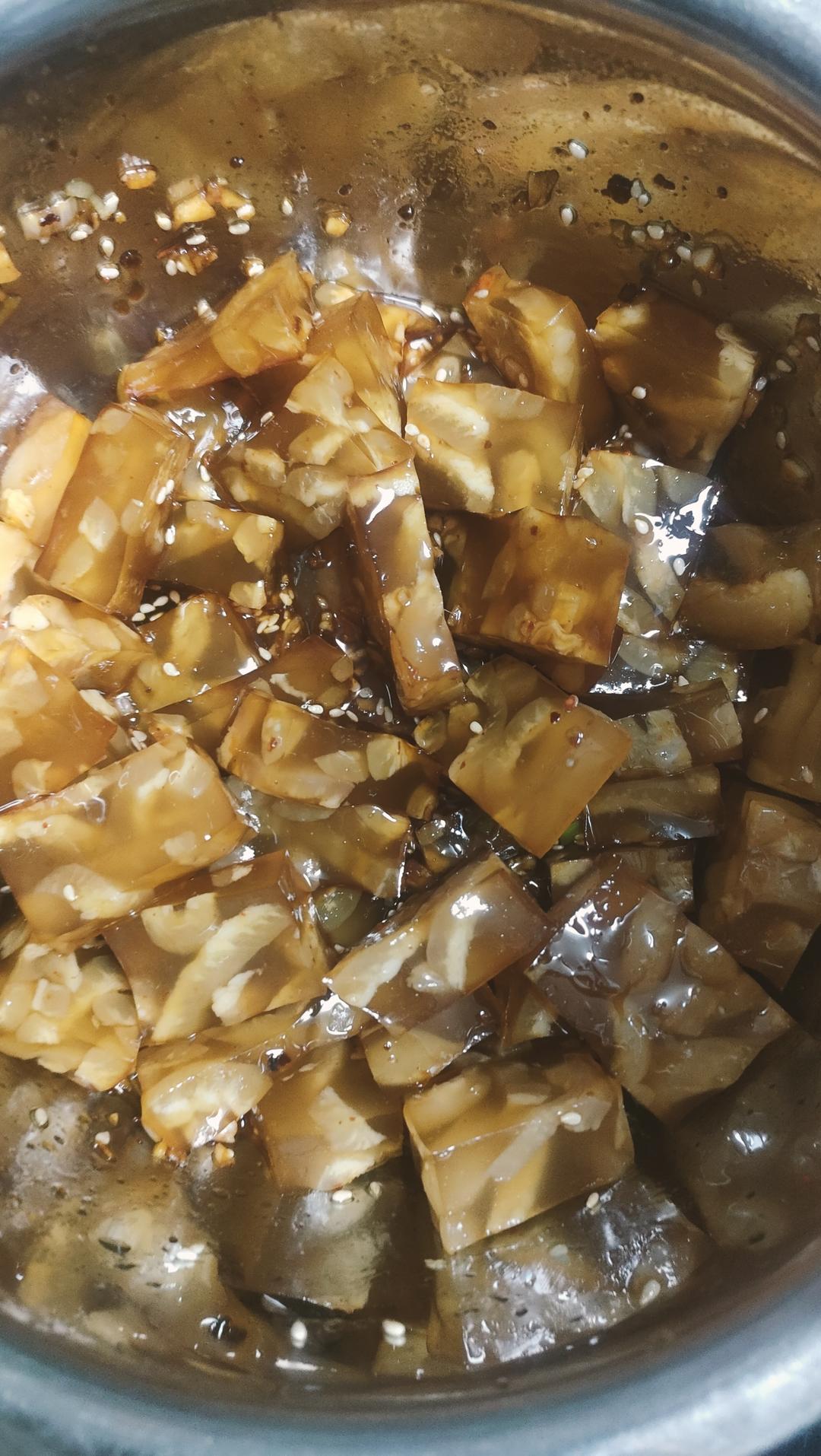 🔥凉拌猪皮冻❗️满满胶原蛋白常吃胜过你天天敷面膜