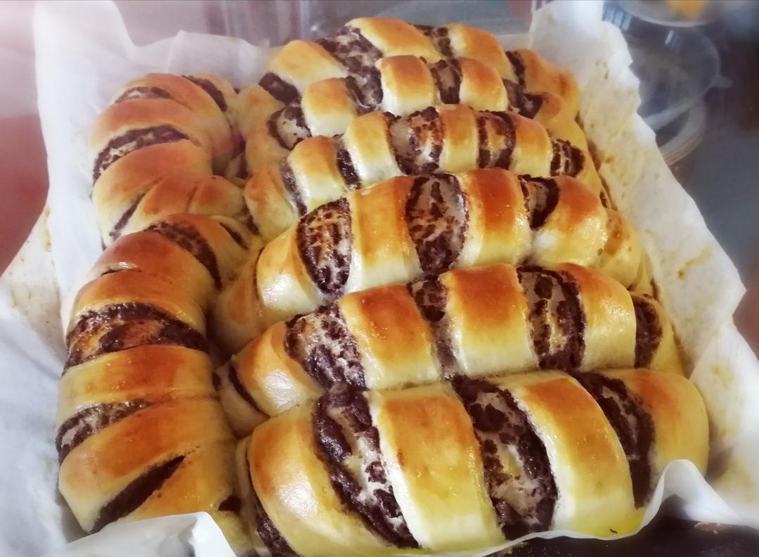 毛毛虫豆沙面包