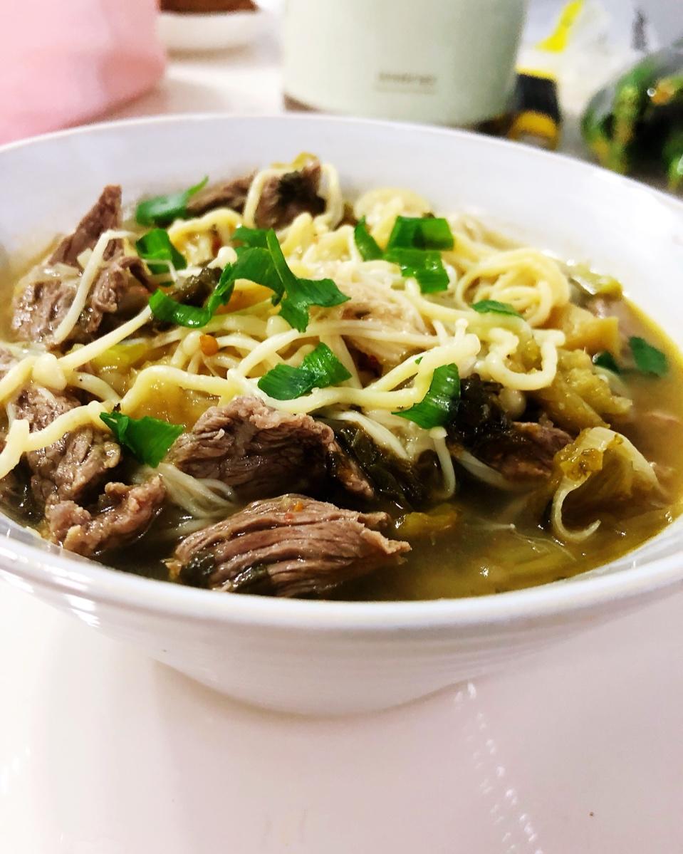 酸菜牛肉米线
