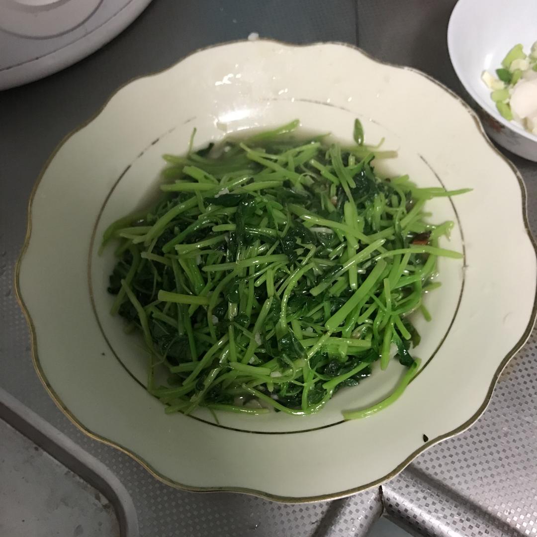 蒜茸炒红苋菜