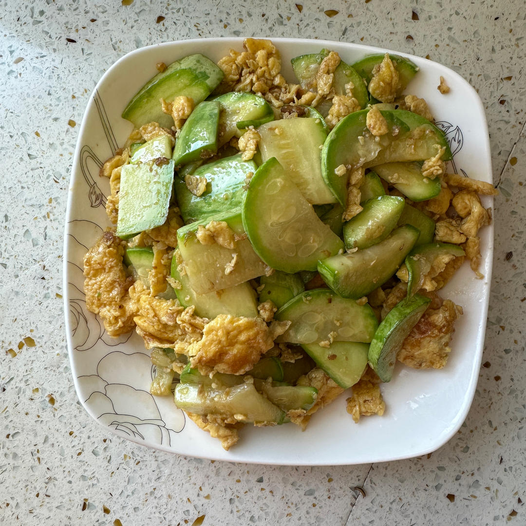 清香的西葫芦炒鸡蛋