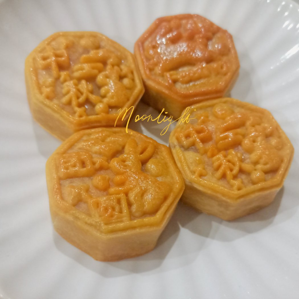 莲蓉蛋黄月饼（超极详细）美味