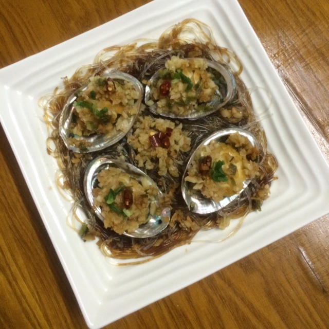 蒜蓉粉丝蒸鲍鱼