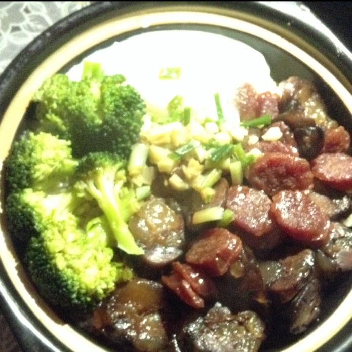香肠煲仔饭