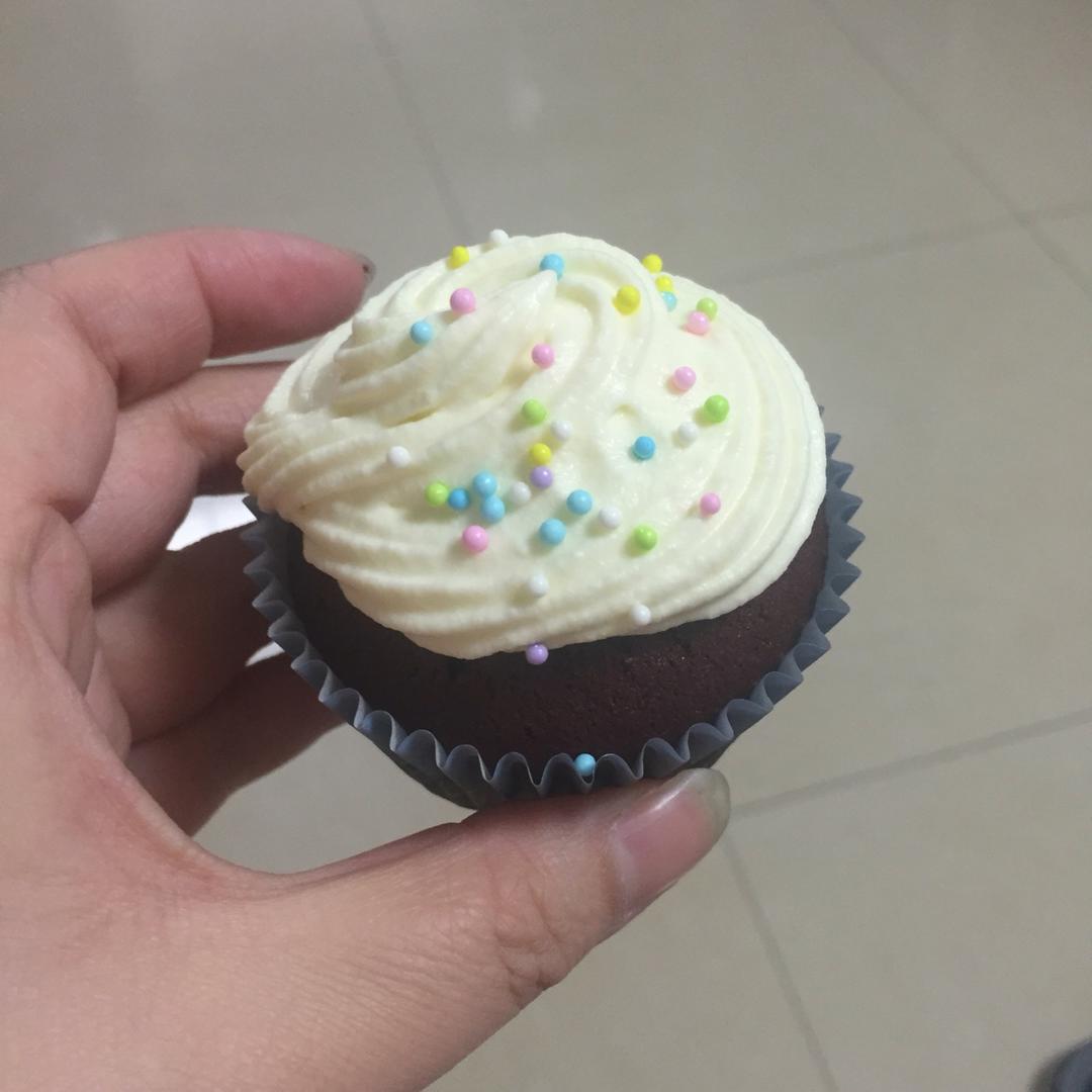 纯正美式红丝绒杯子蛋糕 Red Velvet Cupcake（零失败配方）