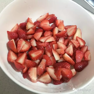 自制草莓酱，新鲜美味无添加的做法 步骤2