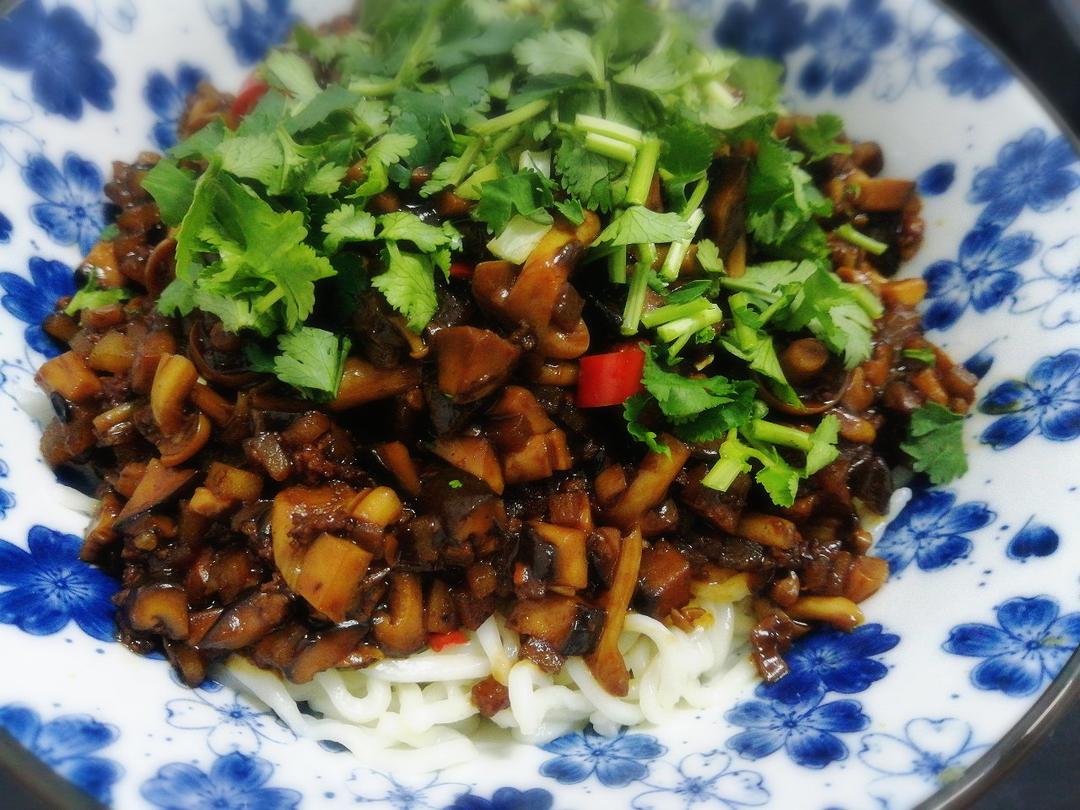 香菇土豆肉沫饭