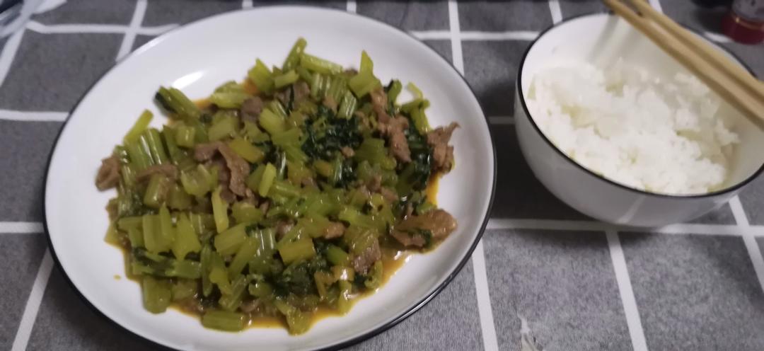 芹菜炒肉