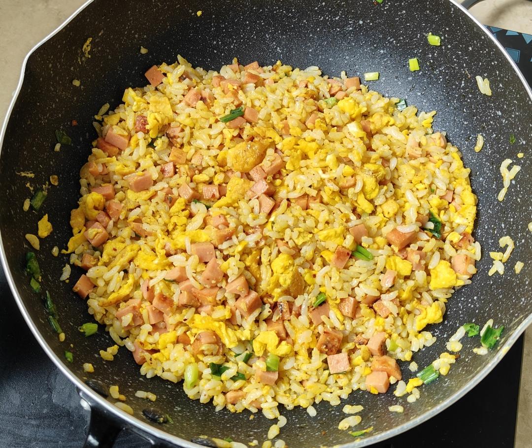 黄金火腿肠蛋炒饭
