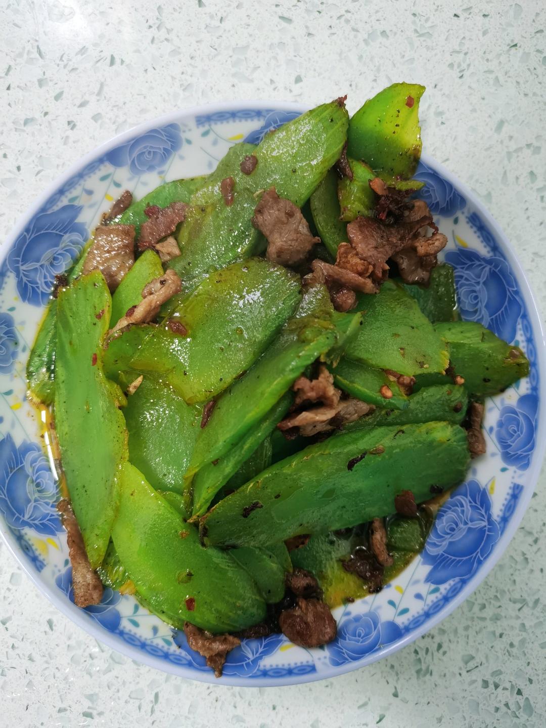 莴笋炒肉片