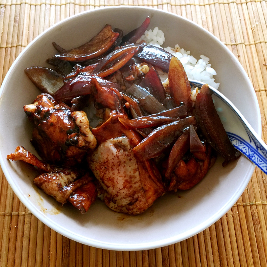 洋葱烩鸡腿肉
