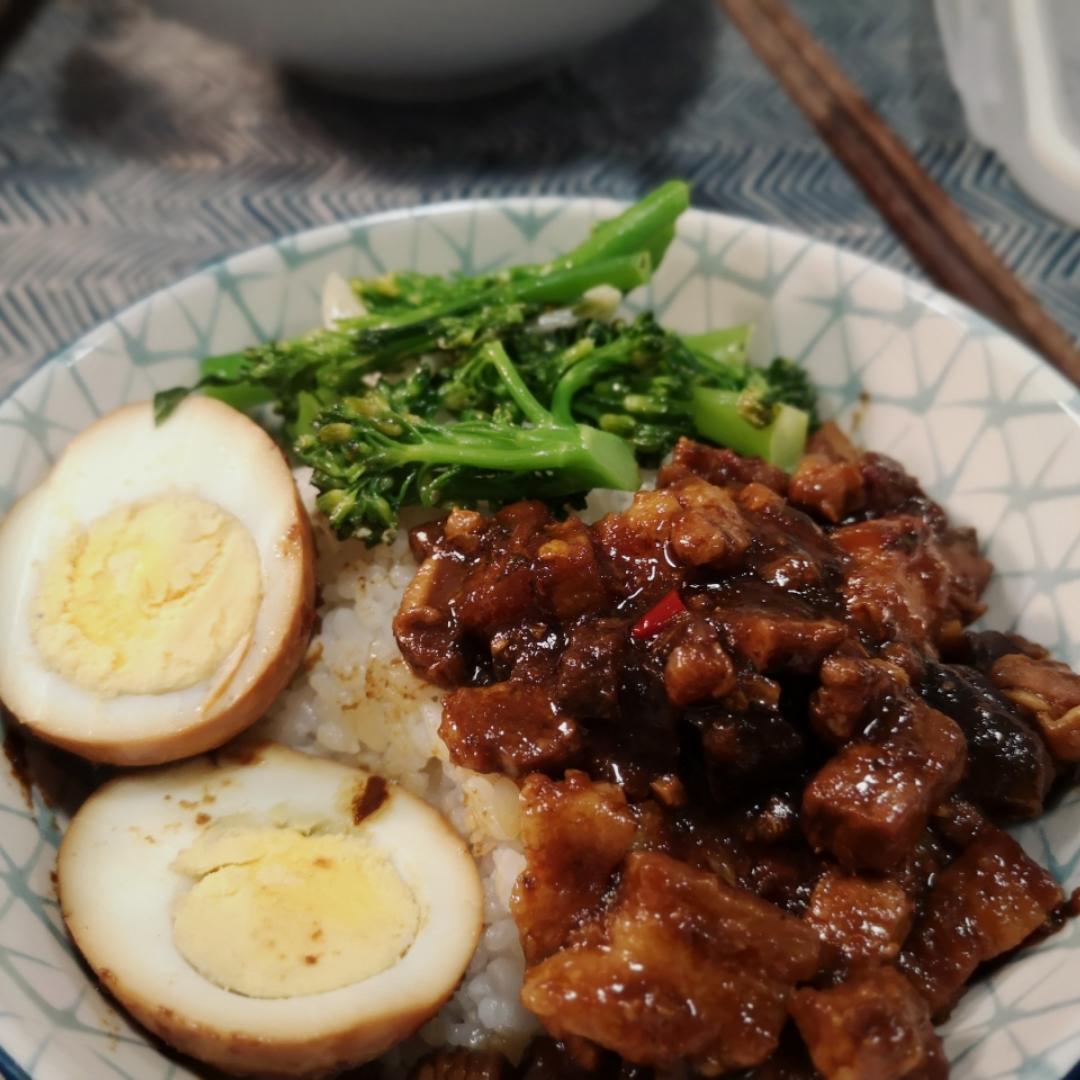 洋葱酥卤肉饭