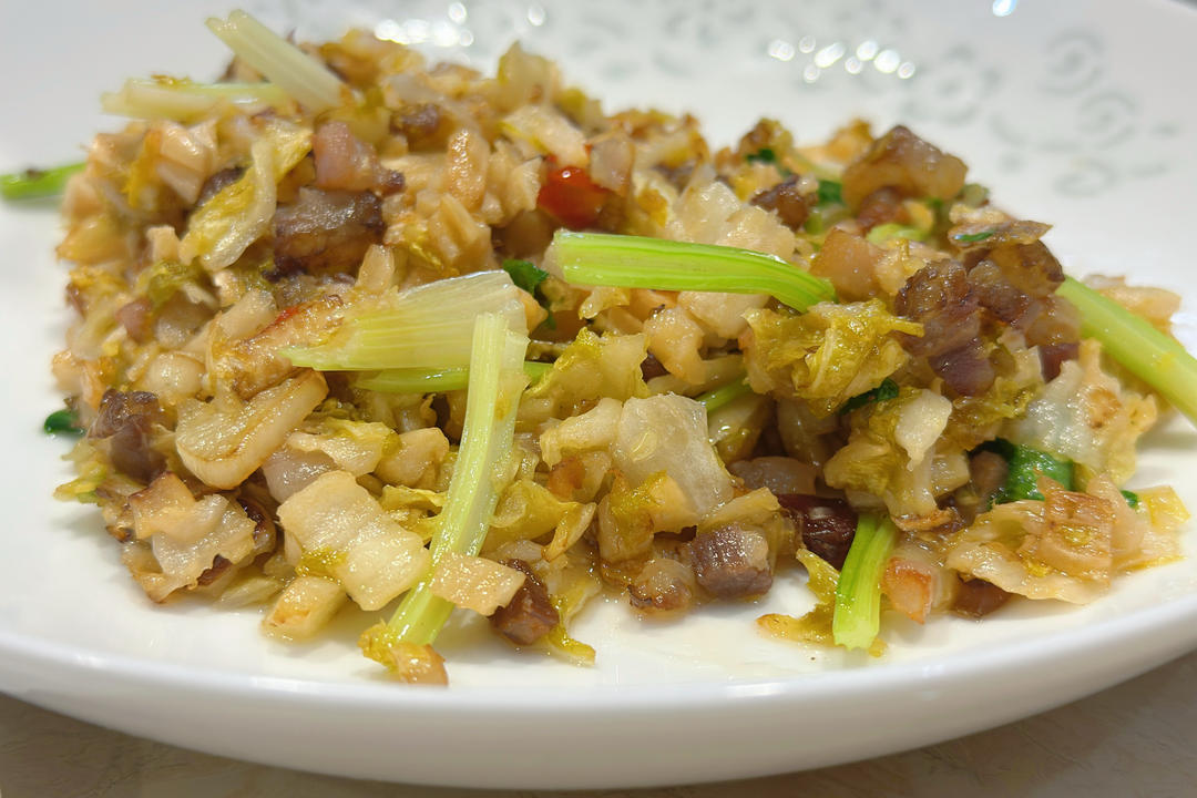 五花肉炒酸菜(东北酸菜)