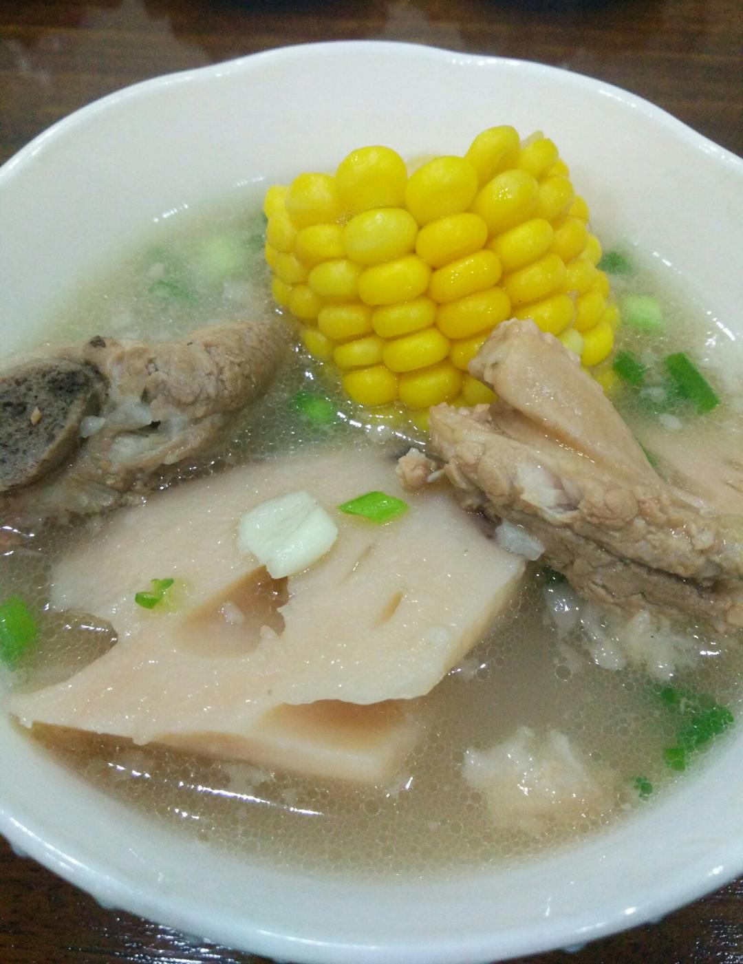 莲藕玉米排骨汤
