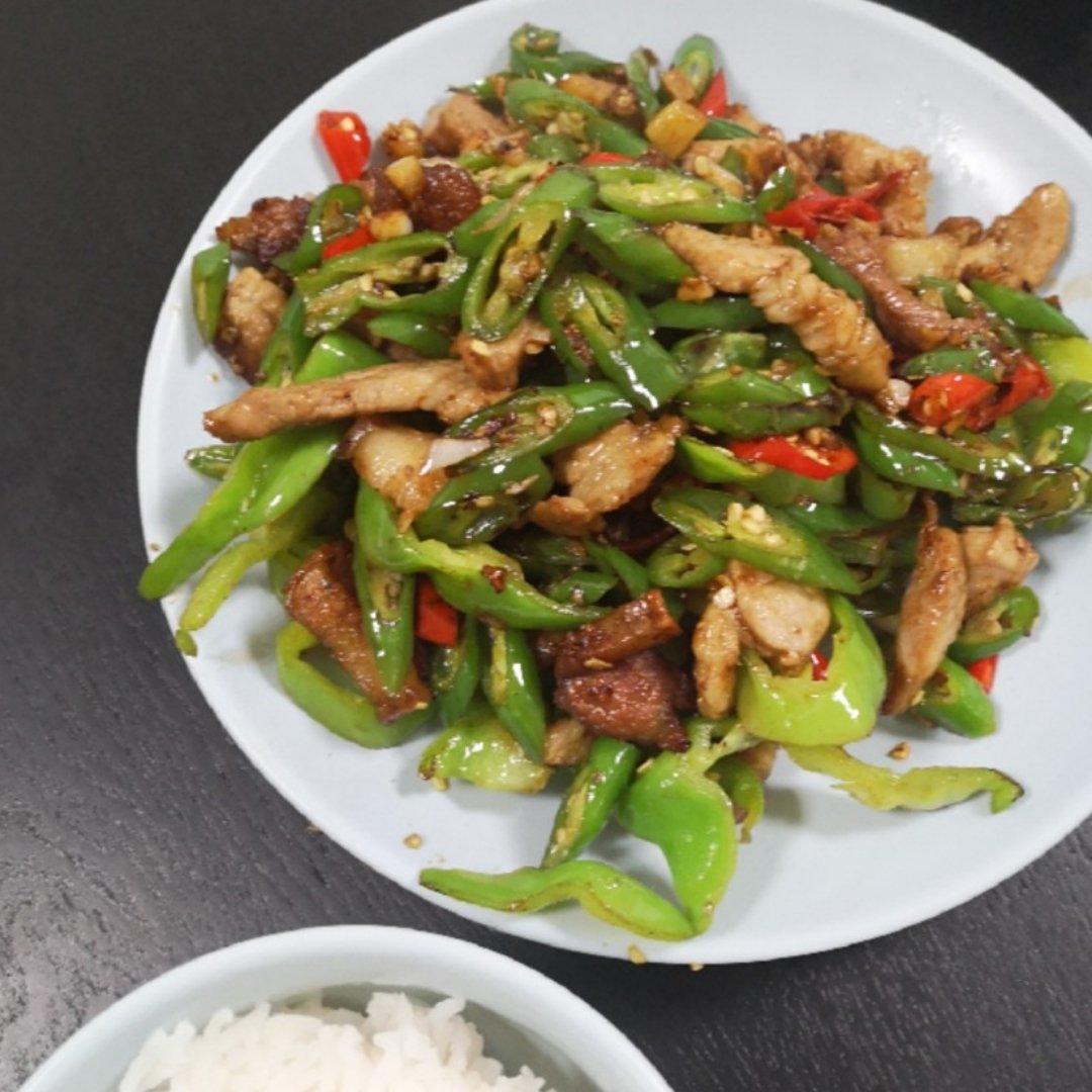 厨师长教你：“小炒肉”的家常做法，家常味很浓郁，先收藏起来