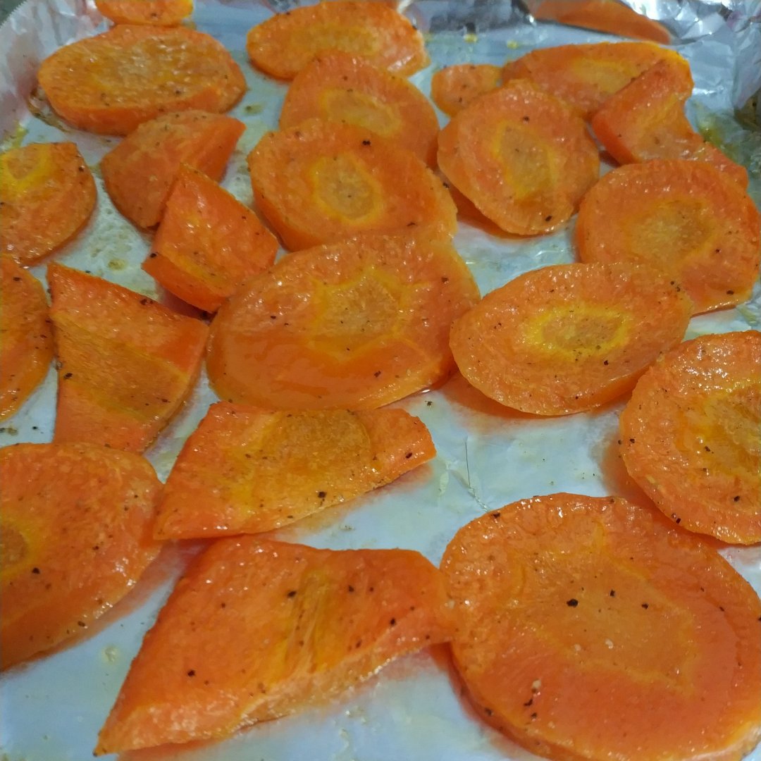 烤胡萝卜沙拉(Red roasted carrots)