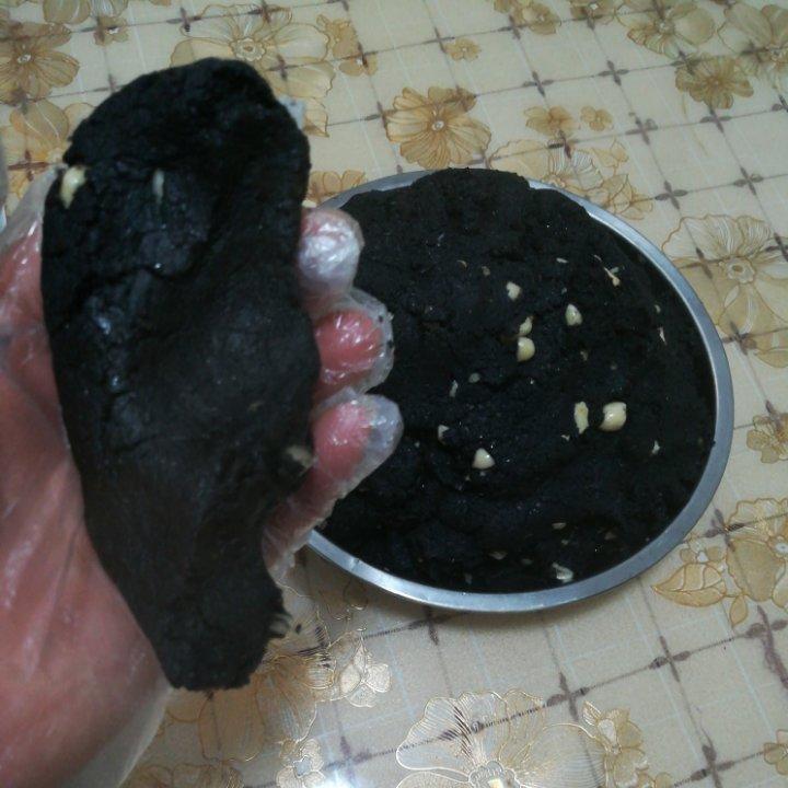 黑芝麻馅月饼