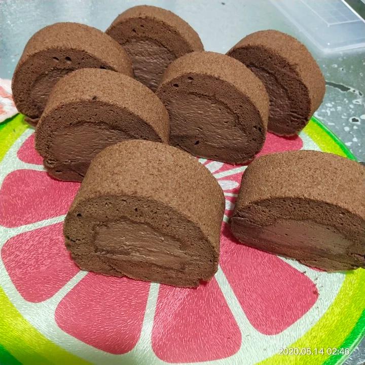 初学者毛巾面巧克力奶油卷蛋糕（可可粉，香草精）