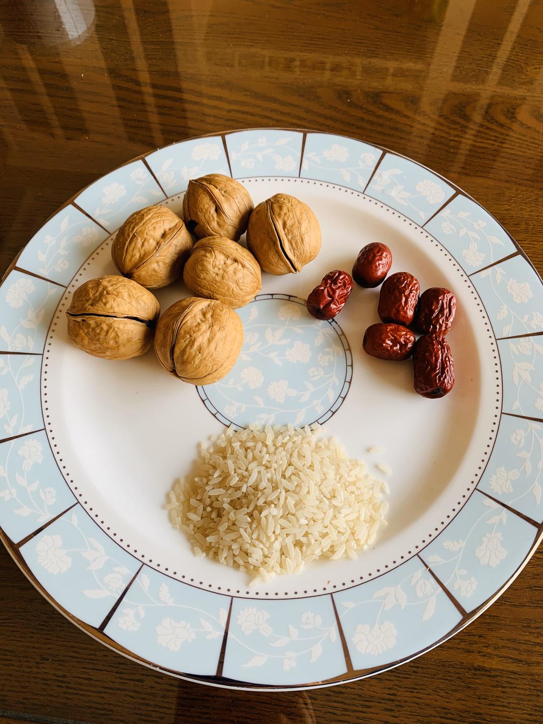 简易版六个核桃（红枣核桃米露）