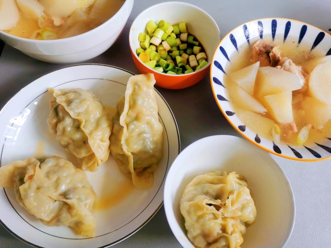 鲜掉眉毛的小白菜包子