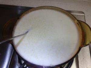 简单易做的椰香小米粥的做法 步骤4