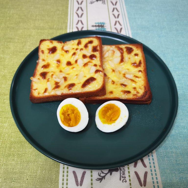 零失败快手岩烧乳酪(熔岩吐司)十分钟网红早餐，好吃哭