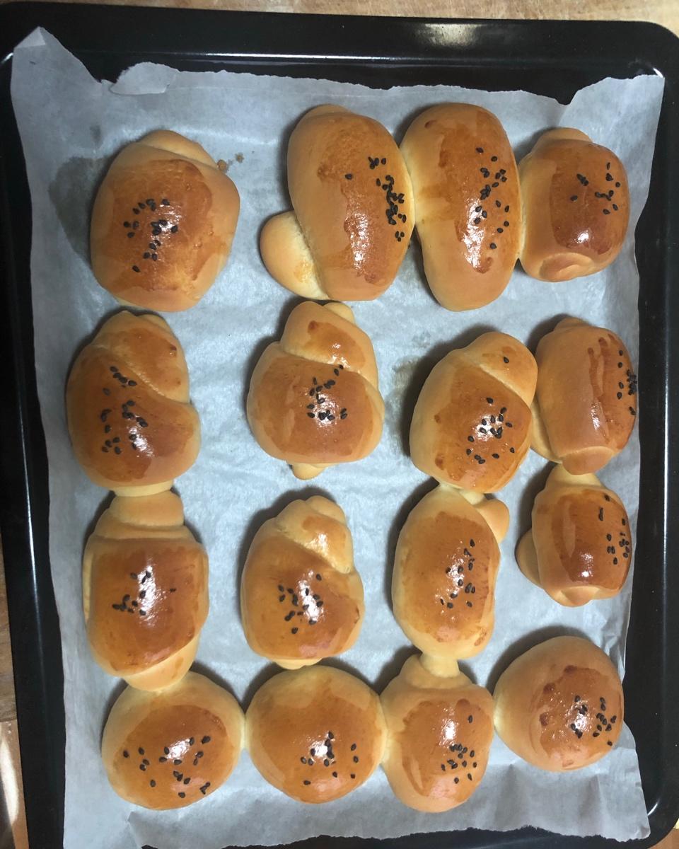 大人小孩都爱不释口的【蜂蜜牛奶小餐包】