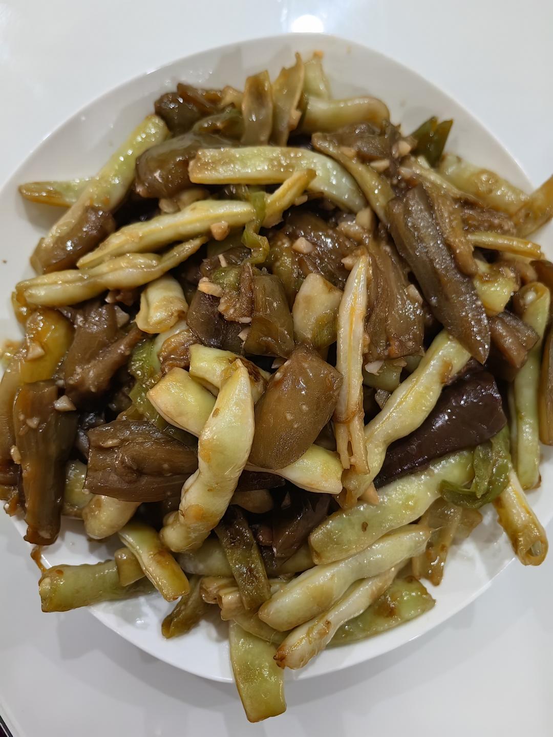 超级下饭的豆角烧茄子