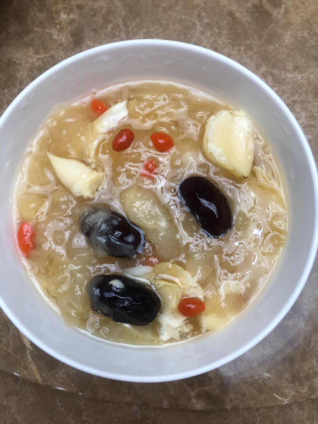 冰糖银耳红枣汤