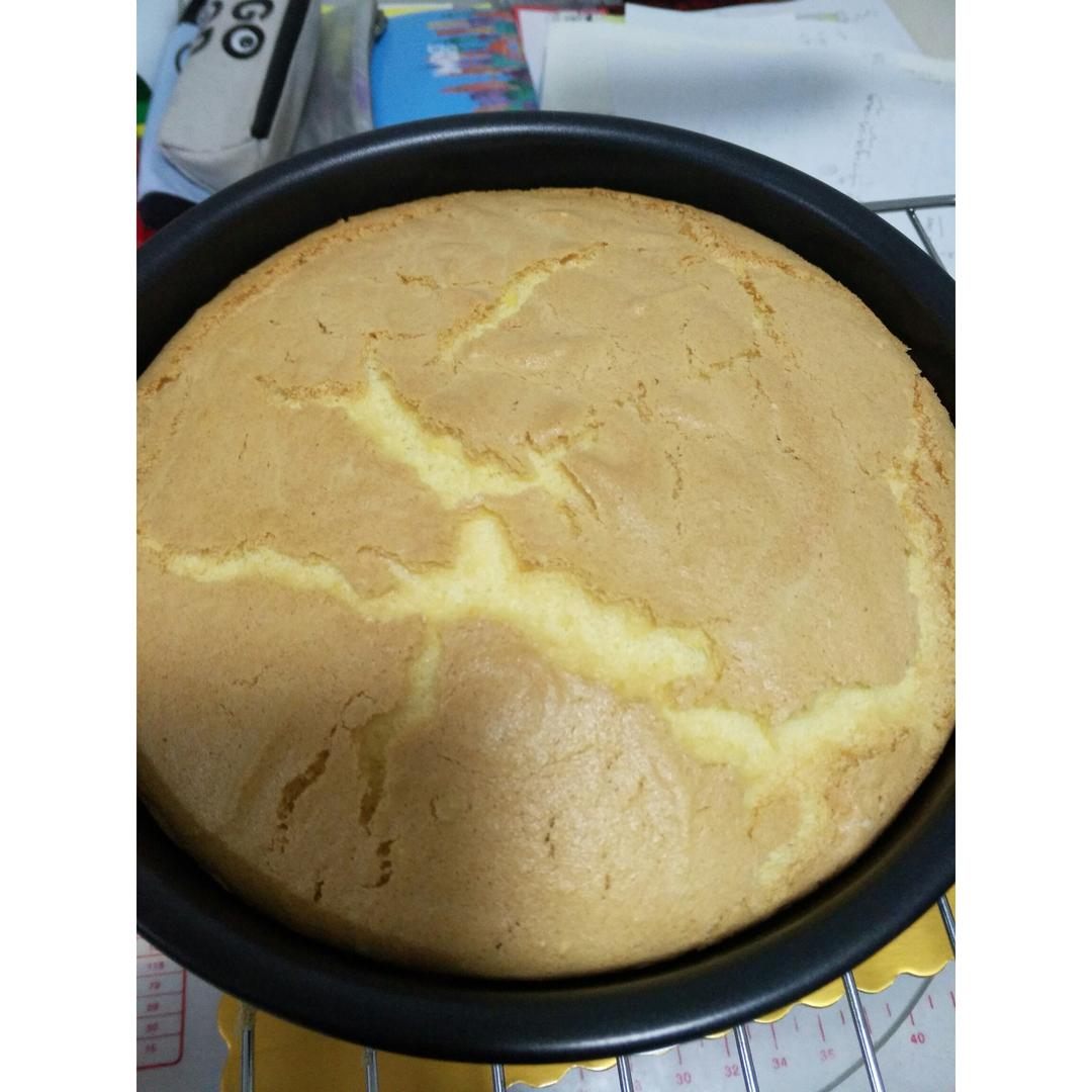 简单好做的8寸戚风蛋糕