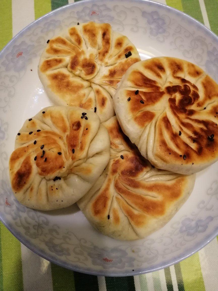 皮薄馅大～韭菜鸡蛋饼