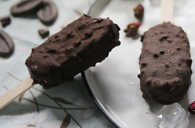 《Tinrry下午茶》教你做不用打发的脆皮巧克力冰淇淋的做法