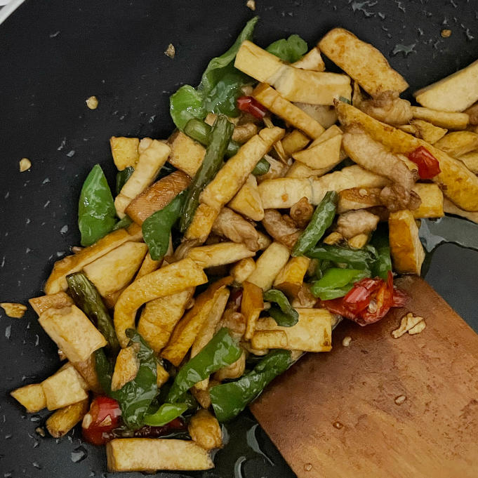 青椒肉丝炒香干