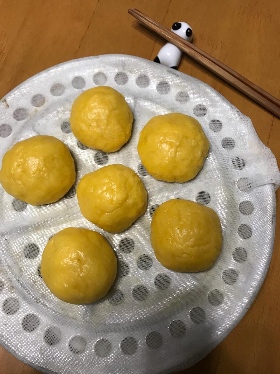 蒸一笼香糯小窝头