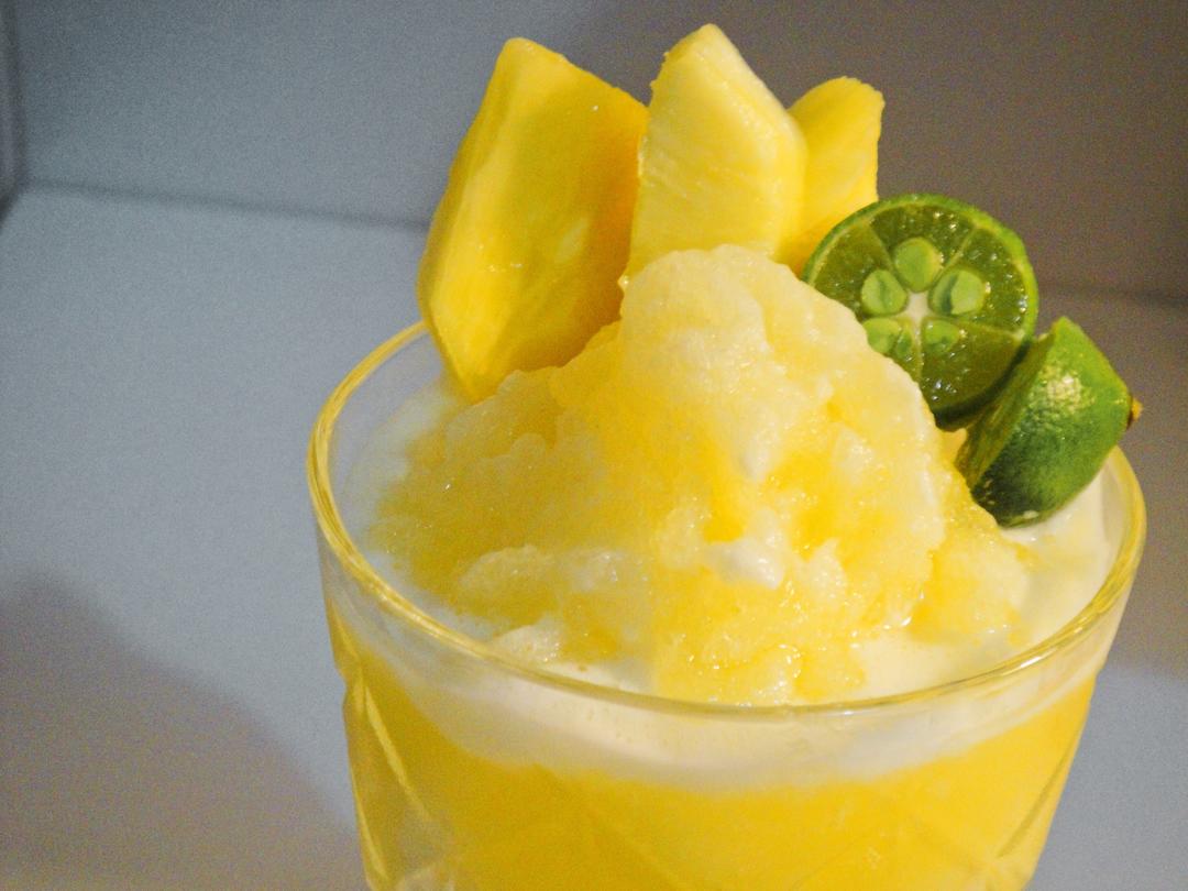 凤梨柠檬冰沙的做法