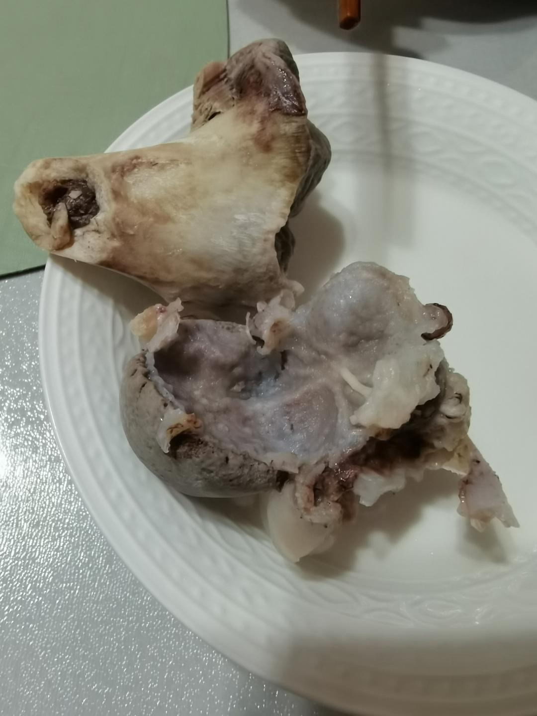 非常简单又美味的大骨头汤